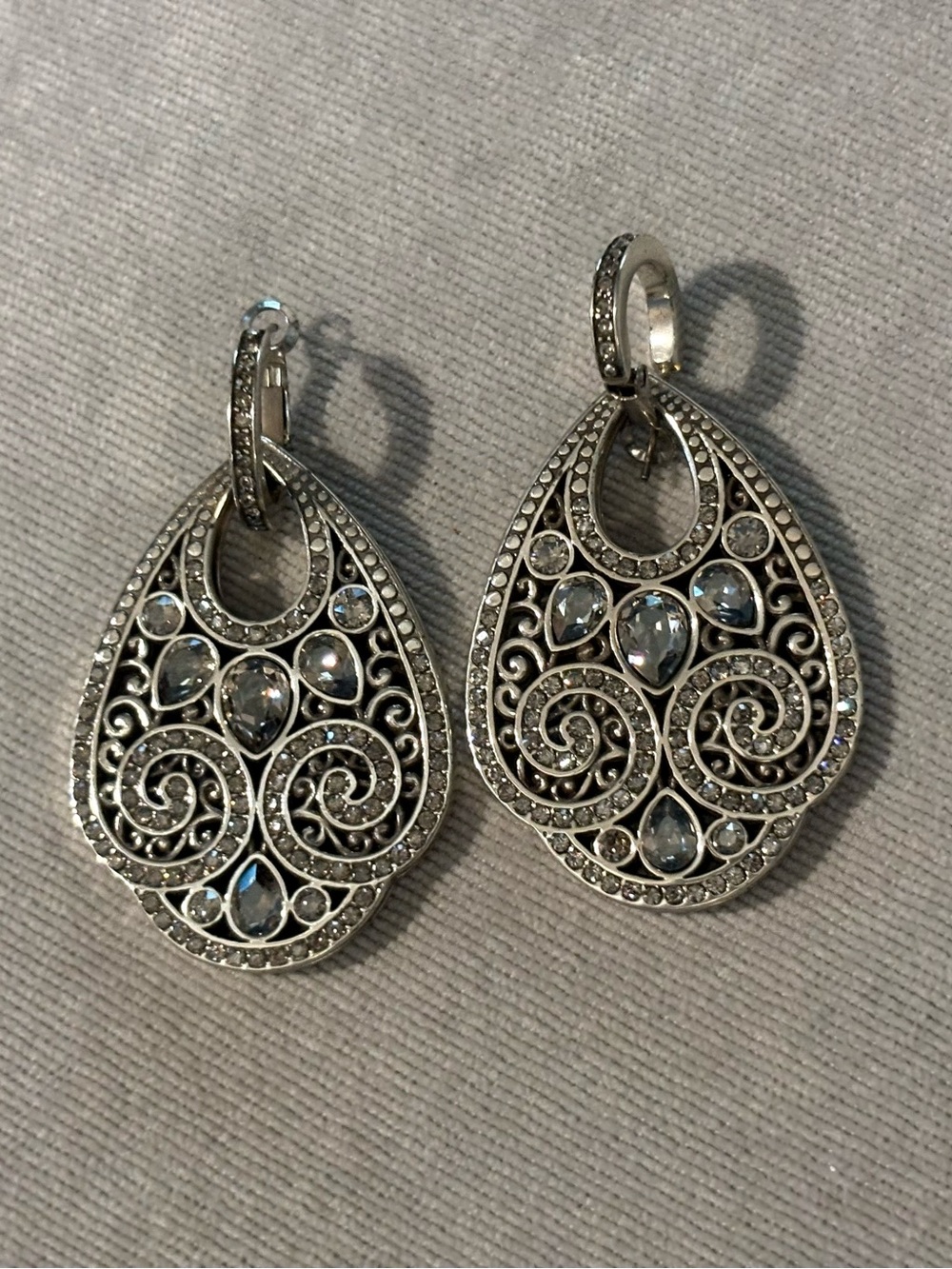 Silver Plated Filigree Teardrop Drop Earrings Crystal Scrollwork Vintage